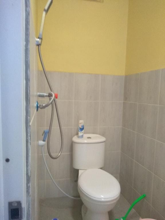 Alfa Homestay keluarga (harga perkamar) Vacation rental in Batu