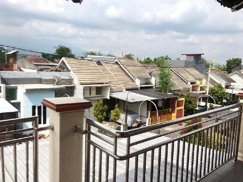 9 Bedrooms Riza Villa Vacation rental in Batu