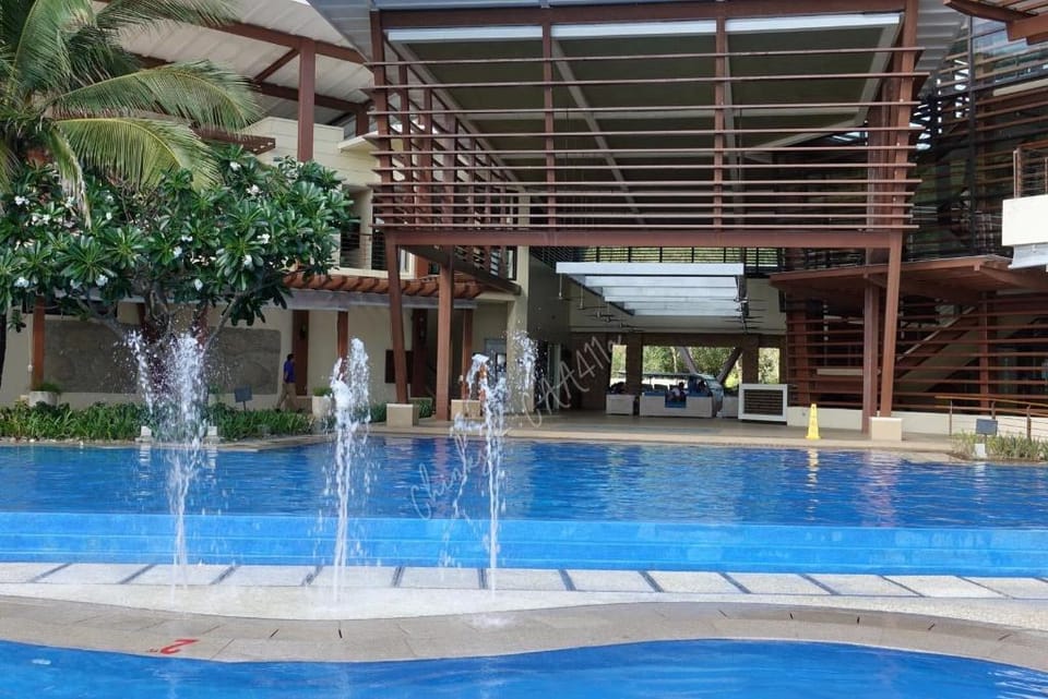Pico de Loro 3 bedroom unit with Lagoon View Apartment in Nasugbu