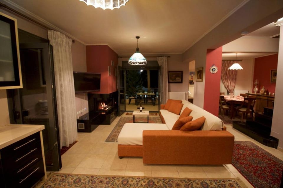 Breath Of The Wild - Luxurious Maisonette House Apartment in Litochoro