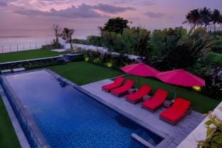 Entire 5 BR Private Pool Villa #K106 Villa in Blahbatuh