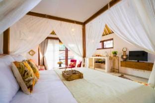 Romantic 1 BR Junior Suite Room JU111A Vacation rental in Ubud