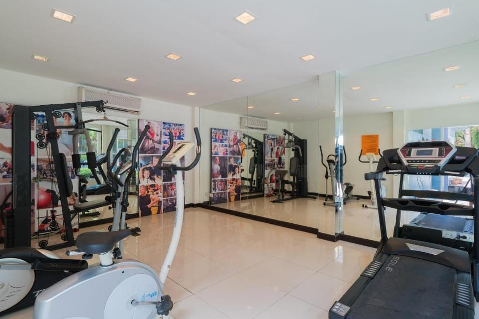 SWEET STUDIO DELUXE, good location, ROOFTOP pool Apartment in Patong