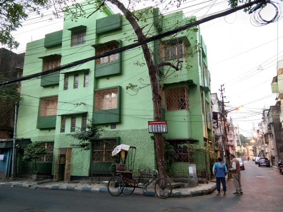 Green house by Travelbud Apartment in Kolkata