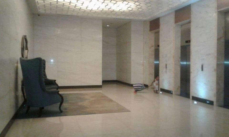McKinley Hill, Venice Residence, Twr D, 22H, 3Pax Apartment in Makati
