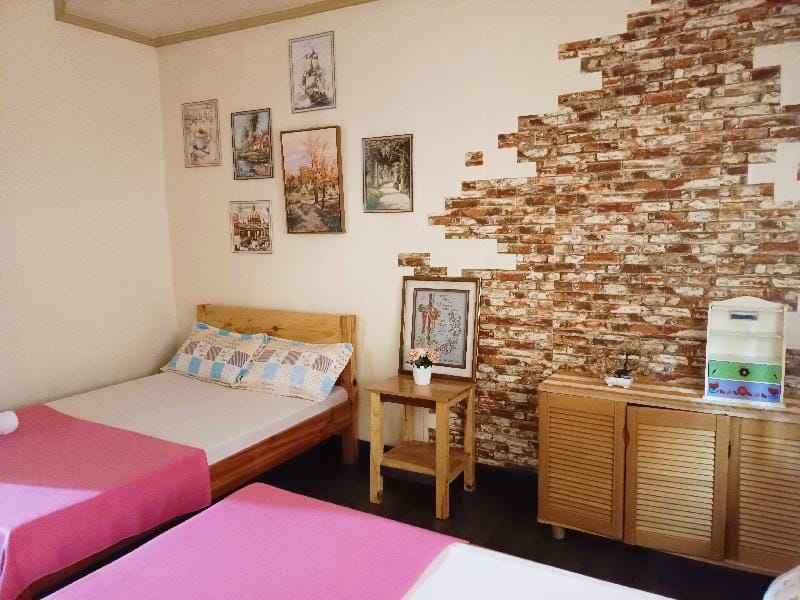 Executive 3 BR APT with H/C Shower | 2 - 14 pax Apartment in Baguio