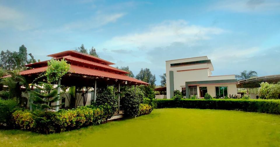 Plan your events or functions at Royal villa. Villa in Gujarat