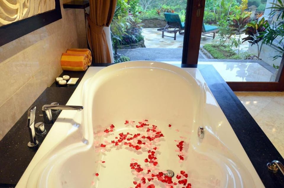 Romantic 1 BR Royal Spa Villa #K174 Villa in Abiansemal