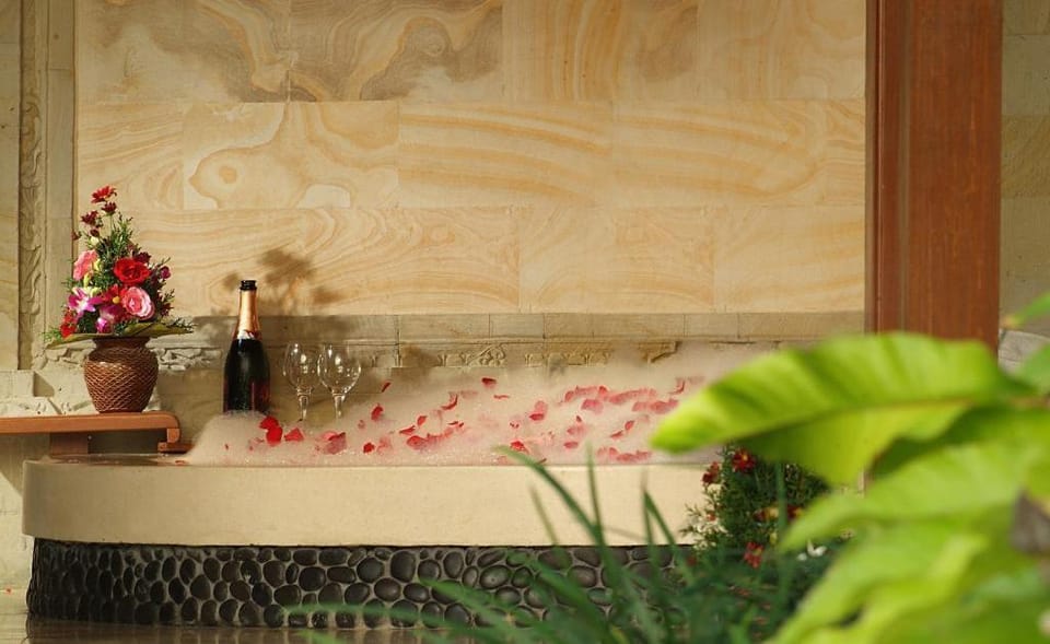Entire 1 BR Healing Pool Villa #K145 Villa in Abiansemal