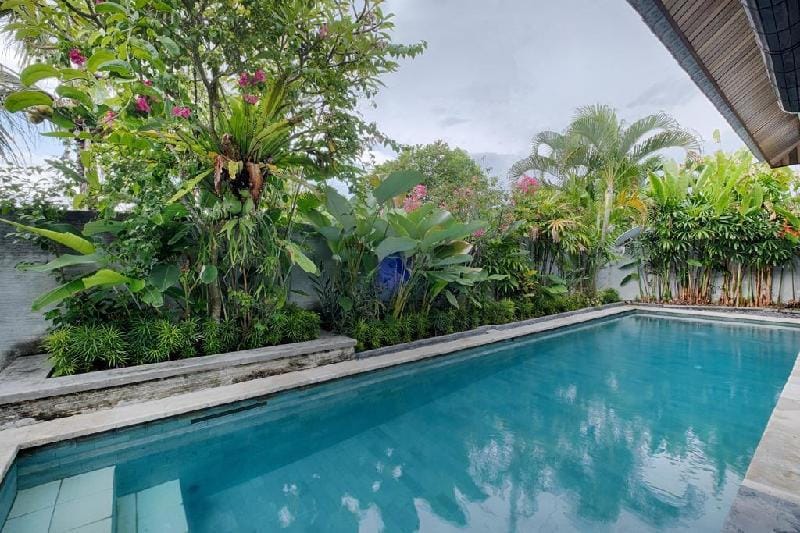 Cozy 1 Bedroom Villa with Private Pool REV13 Villa in North Kuta