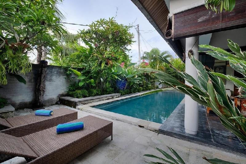 Cozy 1 Bedroom Villa with Private Pool REV13 Villa in North Kuta