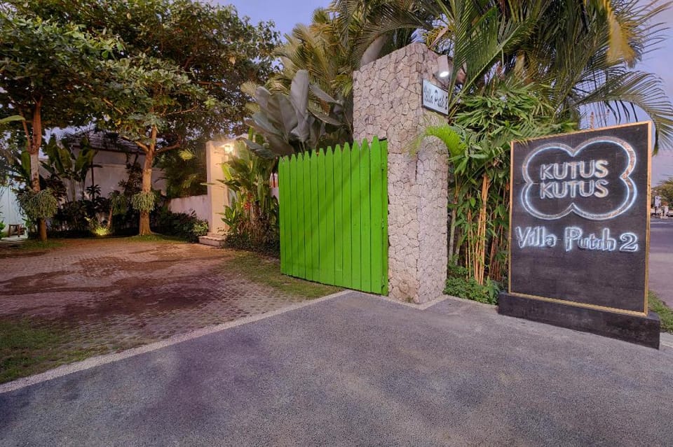 Luxury Villa 3 BR Private Pool IR16A Villa in North Kuta