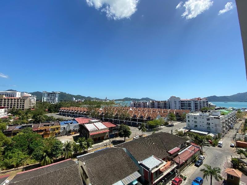 Cozy Getaway Condo | 2BR, 5mins to Eatery & Shops Apartment in Kedah
