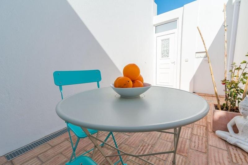 Cozy Fuseta Townhouse with Terrace Roof Solarium, 5min to Beach Vacation rental in Fuseta