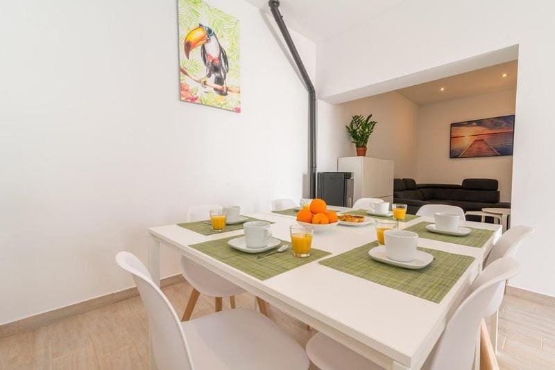 Cozy Fuseta Townhouse with Terrace Roof Solarium, 5min to Beach Vacation rental in Fuseta