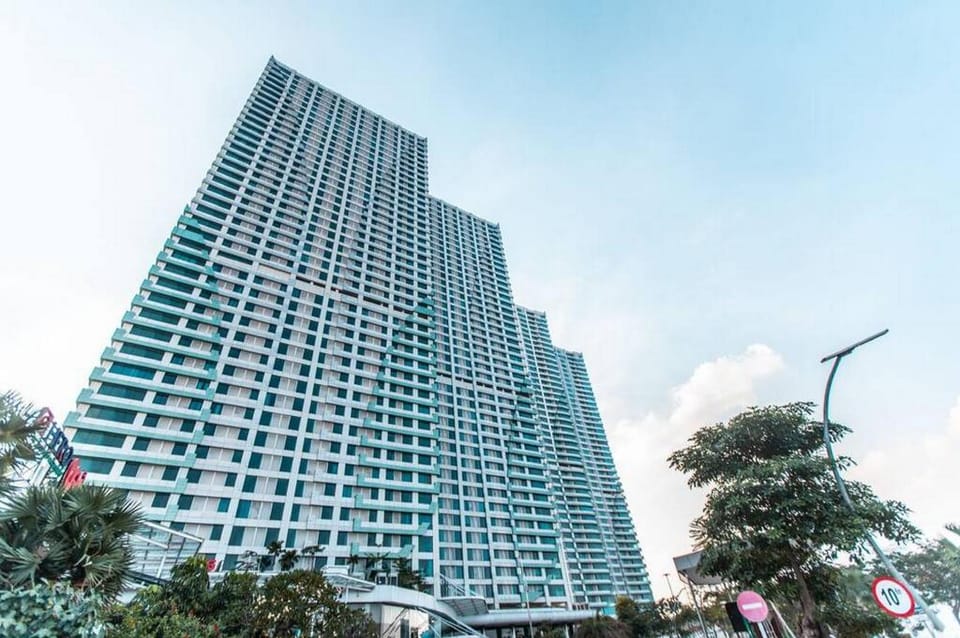 RedLiving Apartemen Grand Kamala Lagoon - Kita Pro Tower Barclay Bed and Breakfast in West Java