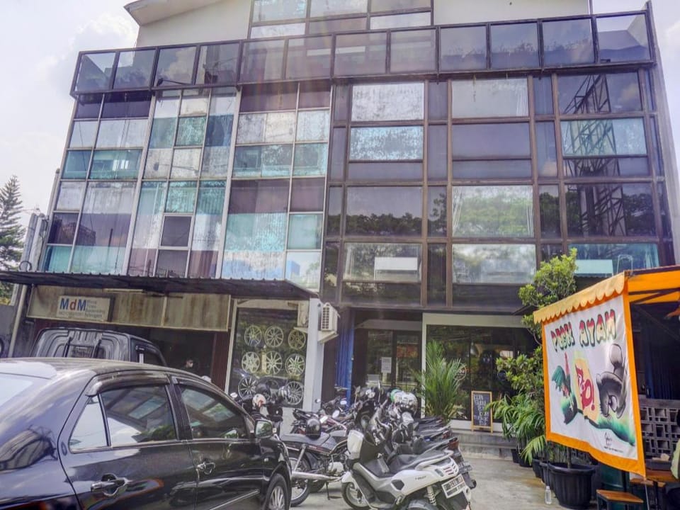OYO 1805 Fatmawati Mansion Syariah Hotel in South Jakarta City