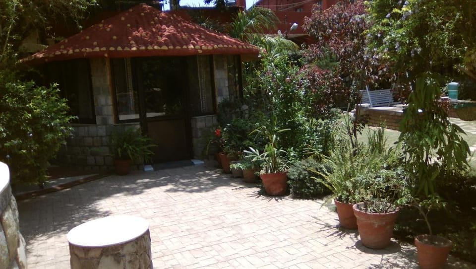 Snow View Designer Hut Garden Living Vacation rental in Dehradun