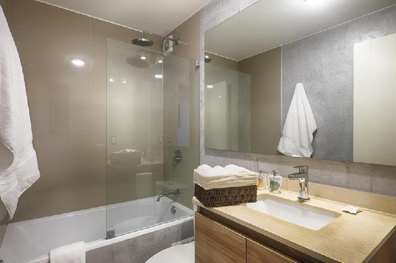 Cozy Two Bedroom in LUXURY building Apartment in Barranco