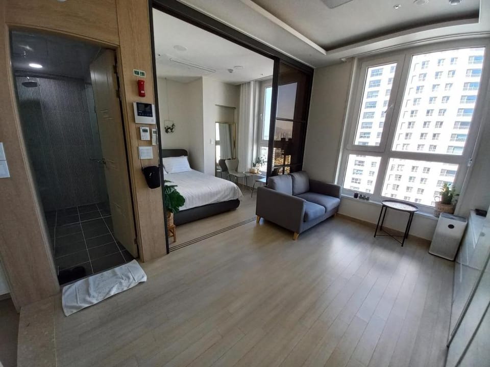 The Mark Sokcho Regidence16F Apartment in South Korea