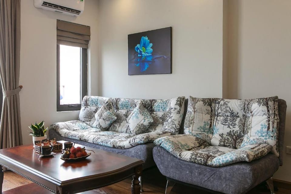 Modern Apartment /wBalcony Westlake Apartment in Laos