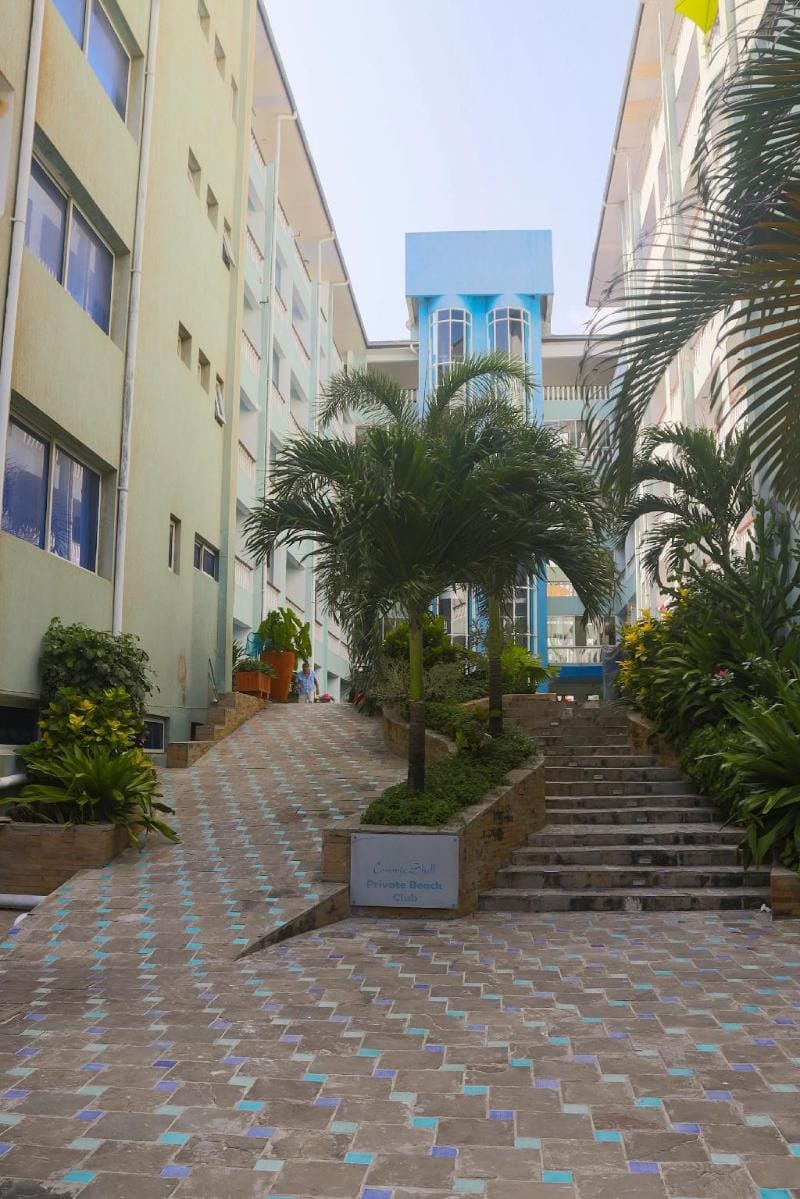 B44 Cozy, compact studio with direct beach access Apartment in Mombasa