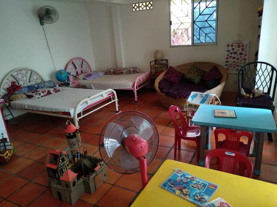 Comfortable family villa in suburbian Phnom Penh Villa in Phnom Penh Province