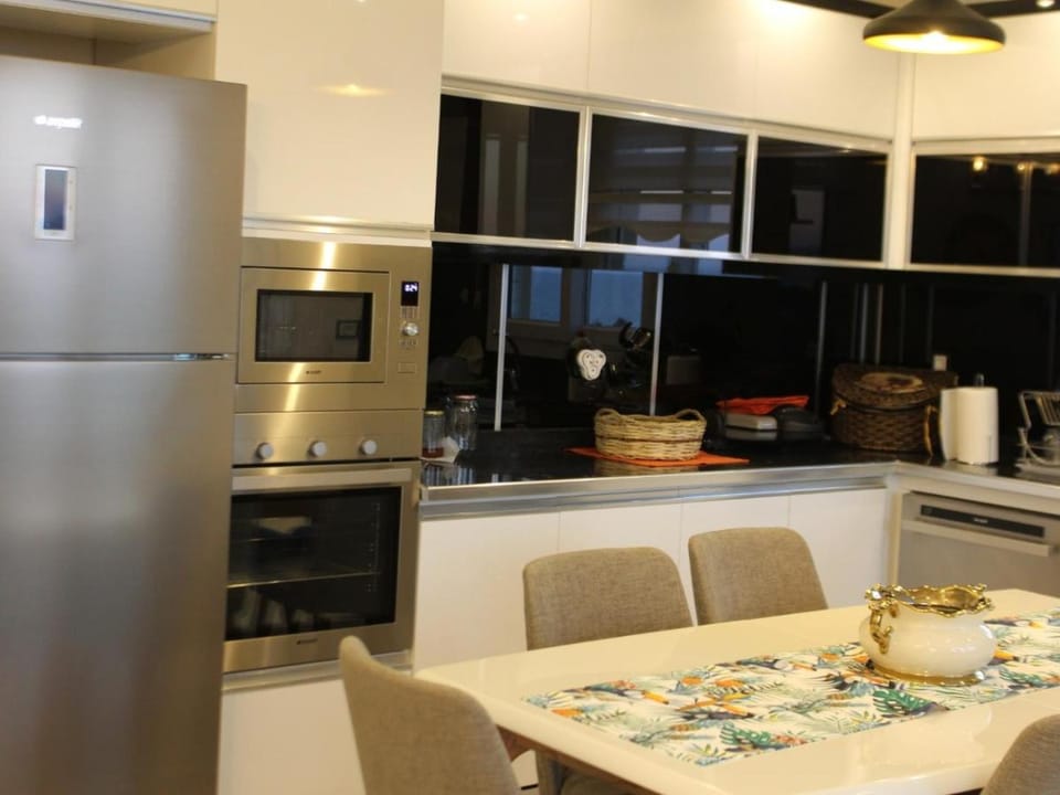 GoldenPark King Suites with Balcony & Sea view Apartment in Mersin