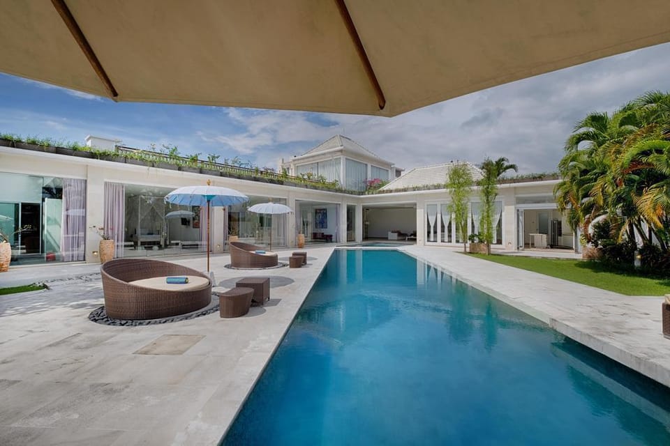 Stunning 3 BR Private Pool Villa 1 Canggu NE37A Villa in North Kuta