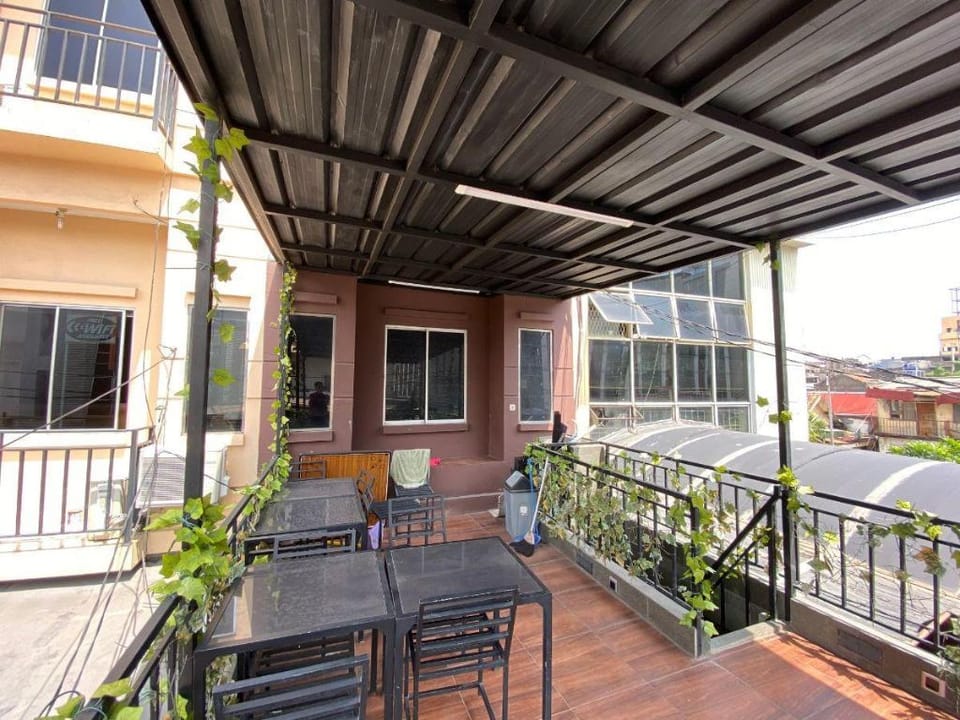 OYO Life 2740 Kos 52 A Hotel in Jakarta