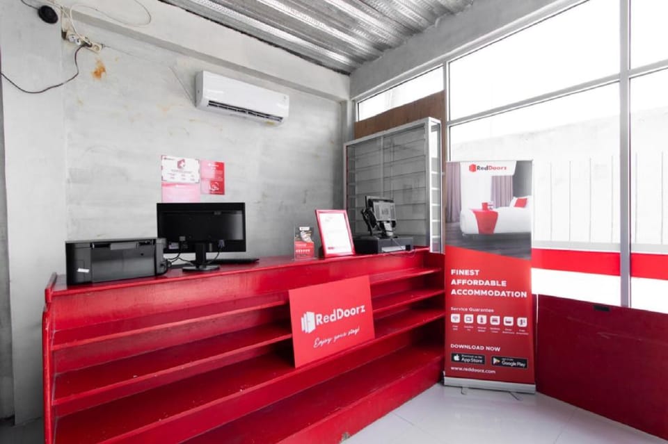 RedDoorz @ Raya Janti Yogyakarta Bed and Breakfast in Special Region of Yogyakarta