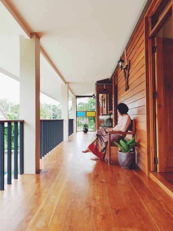 Tranquil wooden home | big garden Vacation rental in Chiang Mai