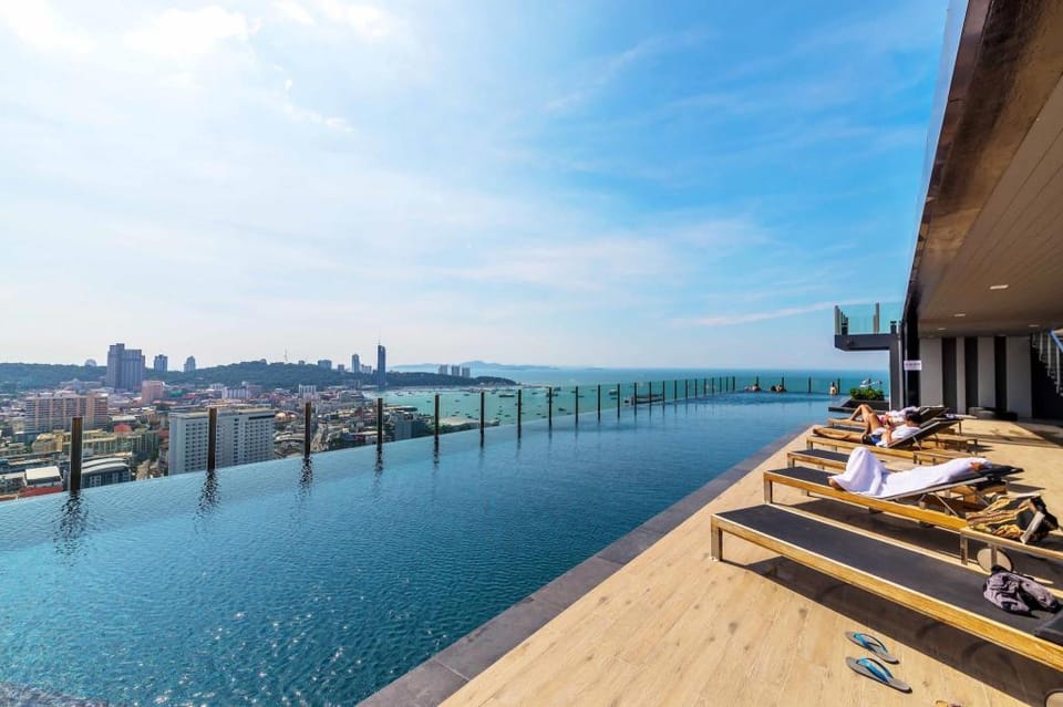 The Base Central Pattaya Cozy Suite Hot X Apartment in Pattaya City