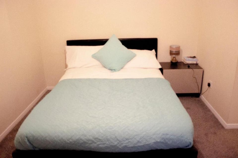 Cosy 2 bedroom house in Kempston,Bedford city Vacation rental in Bedford