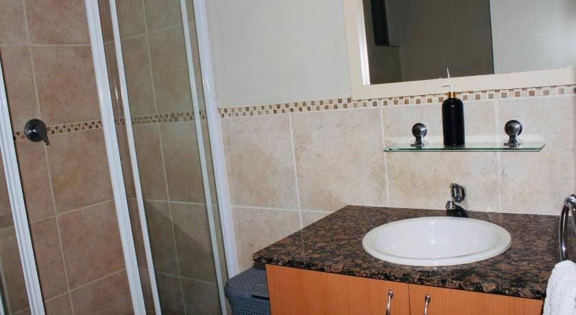 Kadoshstay@77 Grayston Apartment in Sandton