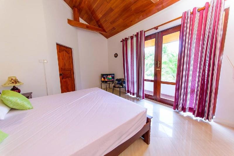 Hikka Hide  Villa in Hikkaduwa