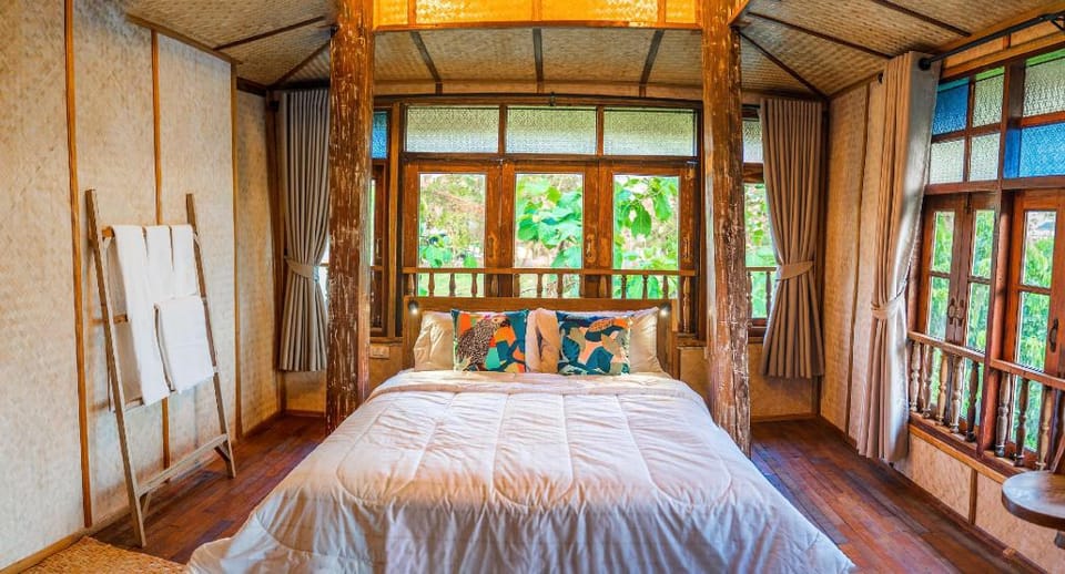 Baanchandra Jungle Tiny Barn House . Vacation rental in Thailand