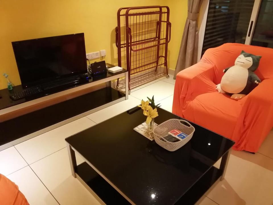 B17 3~KSL Mall ~ Bathtub ~Netflix ~Pool View~5 pax Apartment in Johor Bahru