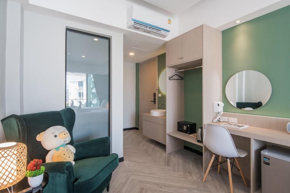 Yanud Residence pool view room4 Apartment in Phuket