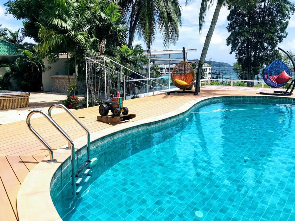 Sandy Bloom Villa 10BR Sleeps 20w/Pool &Breakfast Villa in Patong