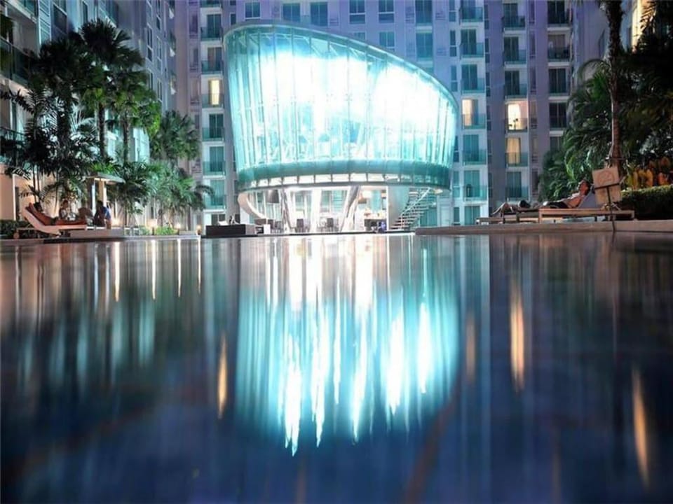 Houke Downtown/1 km from the beach/free swimming Apartment in Trat Changwat