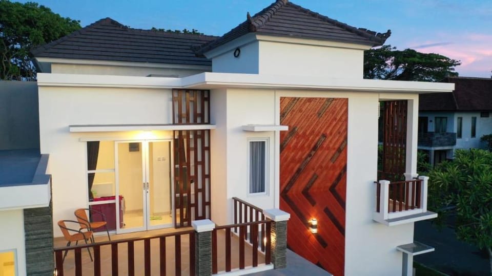 Saviour Modern Villa near Dreamland Beach Villa in Kuta