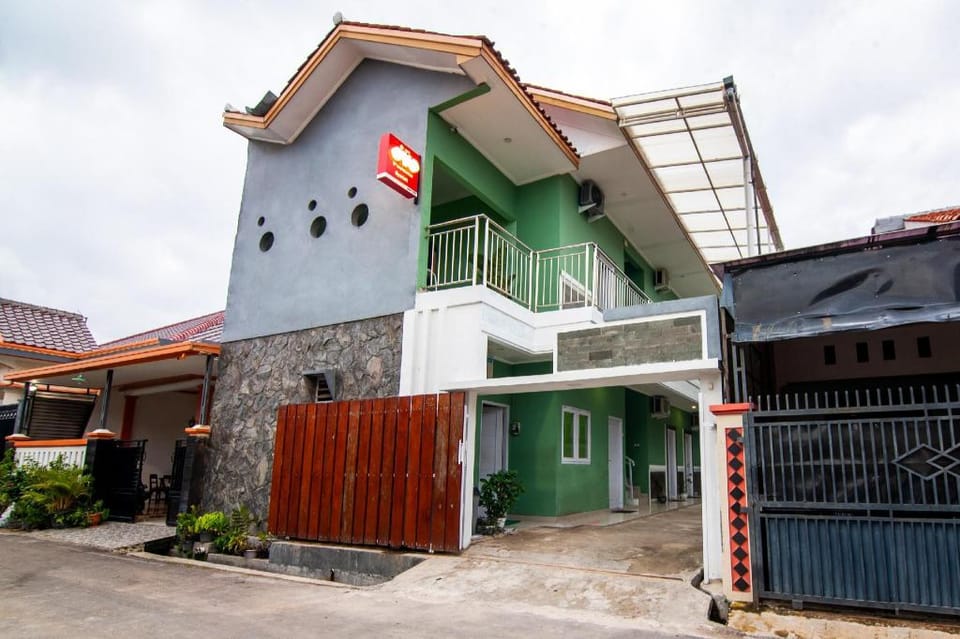 OYO 2808 D'residence Syariah Hotel in Indonesia