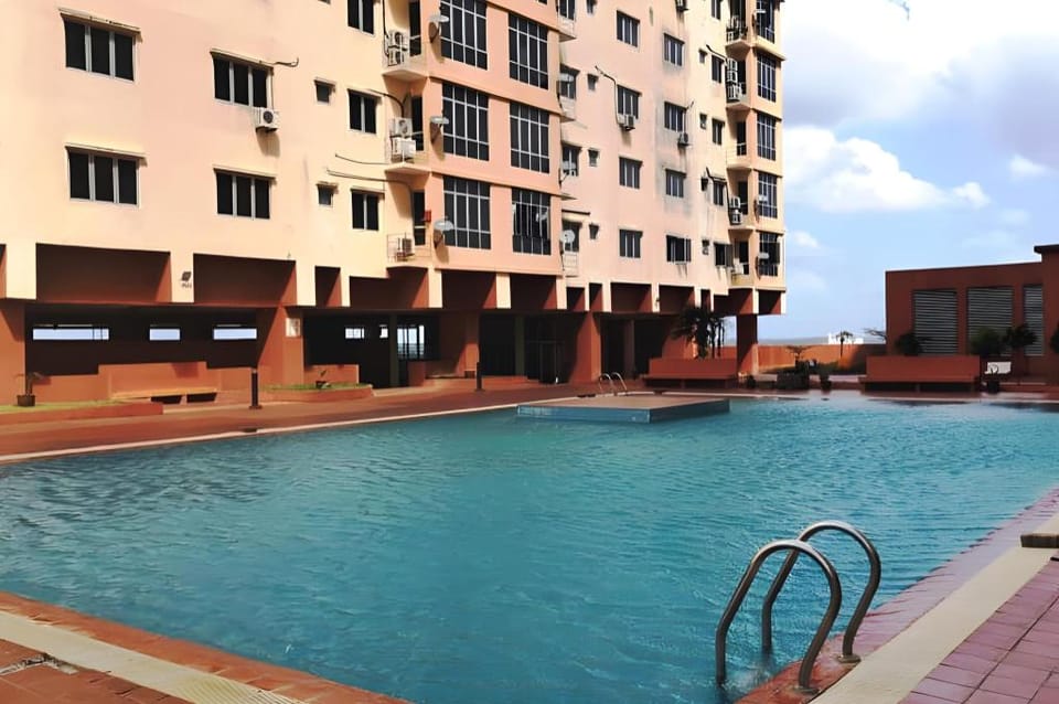 Ken1606 Home-Centre of KB | WIFI | 6 to 8 pax Apartment in Malaysia