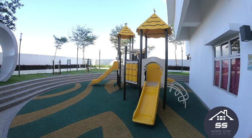KULAI HOME STAY @IOI MALL/JPO/AEON/SENAI AIRPORT Apartment in Johor