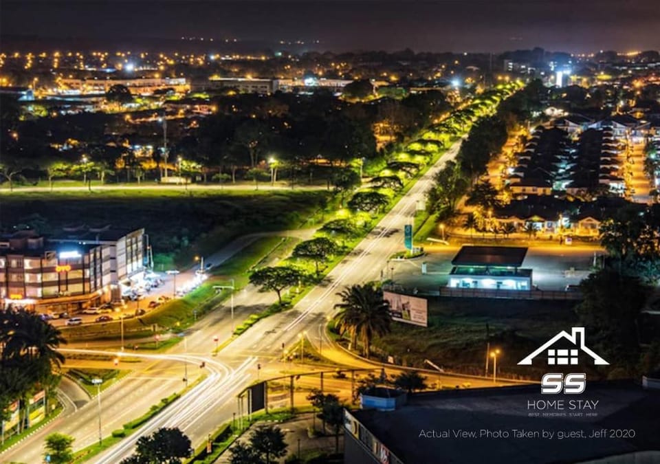 KULAI HOME STAY @IOI MALL/JPO/AEON/SENAI AIRPORT Apartment in Johor