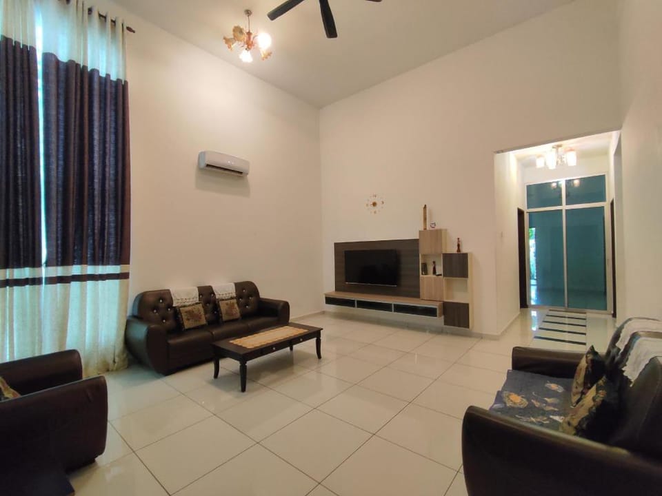 Aurora Homestay (Fully Aircond Room & Liv. Hall) Vacation rental in Malacca