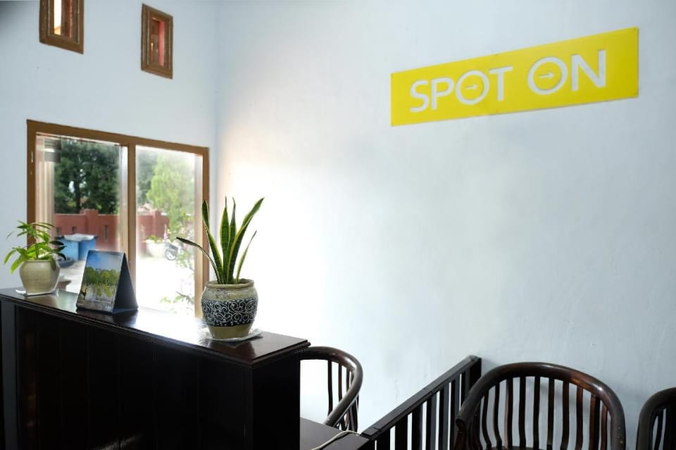OYO 2766 Kezia Kost Hotel in Indonesia
