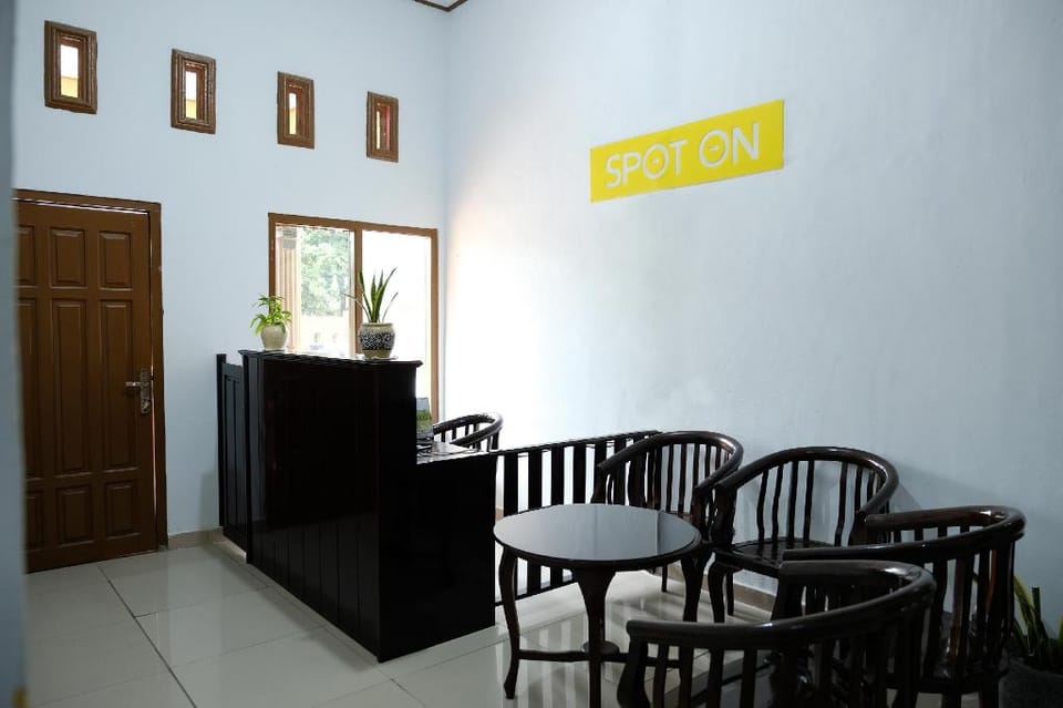 OYO 2766 Kezia Kost Hotel in Indonesia
