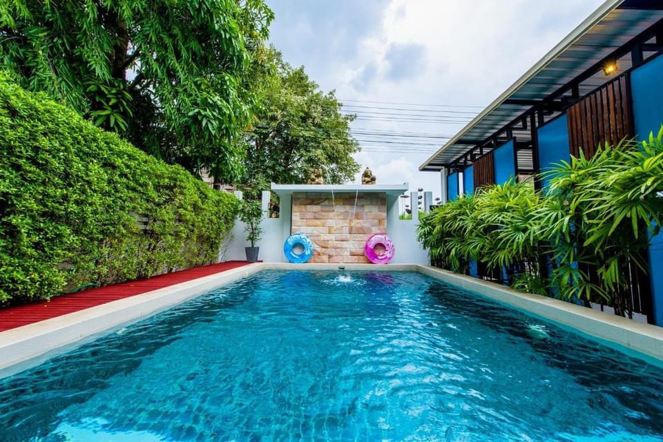 Silver Moon Pool Villa 4BR w/ Breakast near City Villa in Chiang Mai